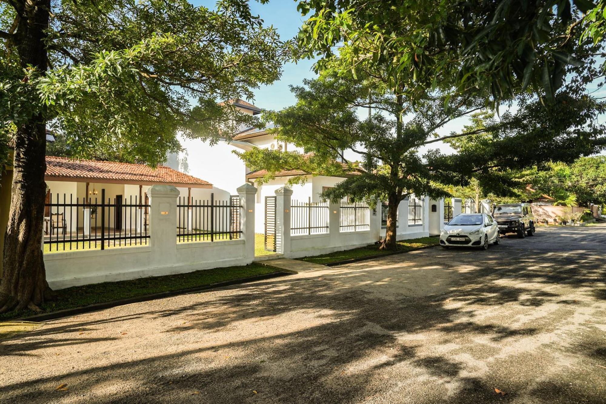 Summer House - Private Villa Close To International Airport Bia Ja-Ela Esterno foto